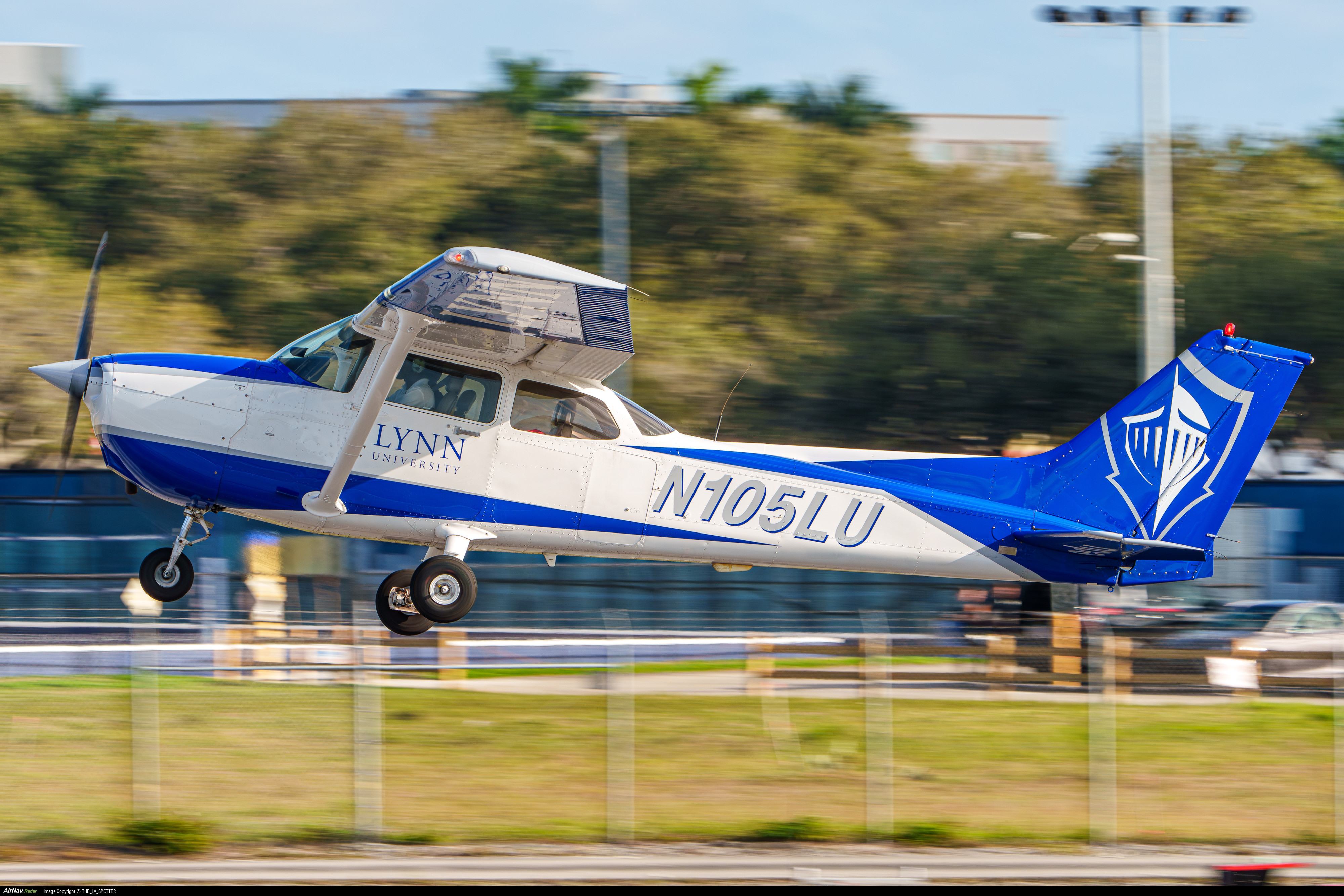 Photo Gallery - Aircraft N105LU Photo - AirNav Radar - Global Flight ...