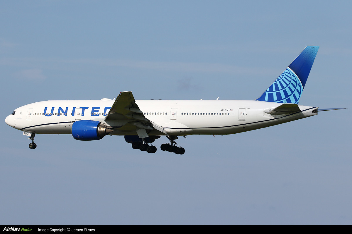 Photo Gallery - Aircraft N792UA Photo - AirNav Radar - Global Flight ...