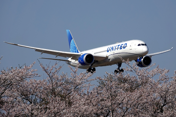 Flight UA61 / UAL61 - United Airlines - AirNav Radar Flight Tracker