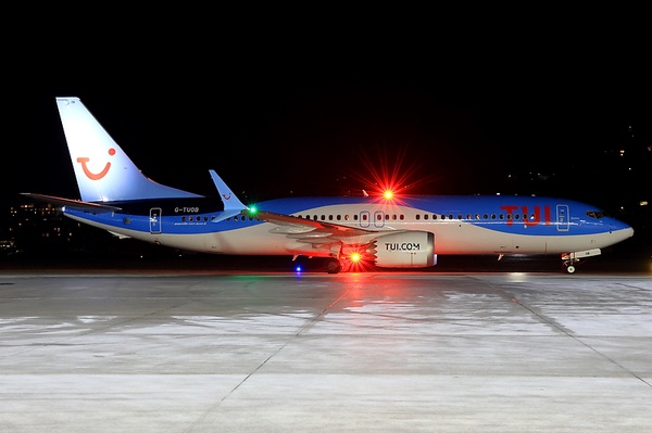 Flight BY328 / TOM328 - TUI Airways - AirNav Radar Flight Tracker
